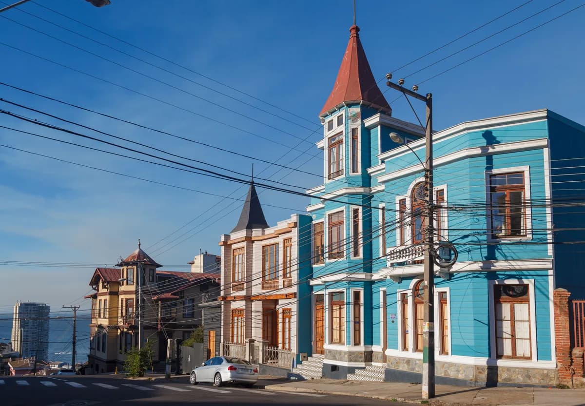 Valparaíso harbor and port